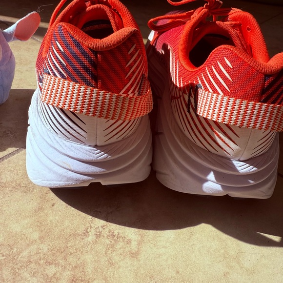 HOKA One One Hot Coral Rincon size 8 - Picture 5 of 6